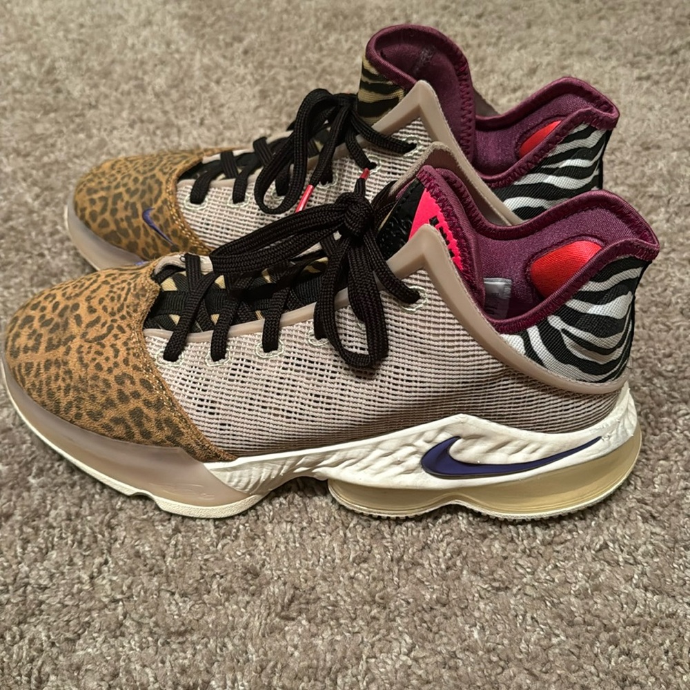 Nike LeBron 19 Low Safari